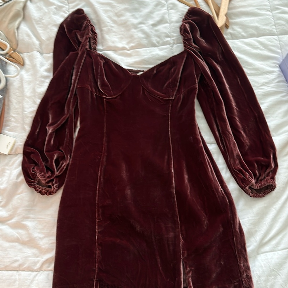 Aritzia Wilfred Novella Dress Truffle Velvet long sleeve